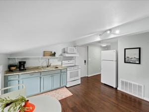 Studio steps to Soccer and OTR and Downtown