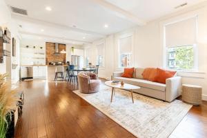 Walk to Rhinegeist, Findlay Market, FREE Streetcar