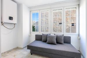 797 Holiday Rentals - Piso para 3 en la Carihuela con piscina