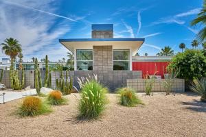 Sophia Oasis Luxe 2BR Condo with Mountain Views