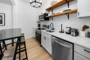 Spacious and Modern 3BR near Downtown and Walnut Hills - Dayton
