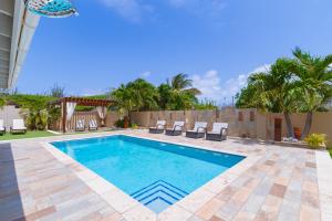 Topaz 8 - 4hvězdičkové hotely ve městě Palm-Eagle Beach