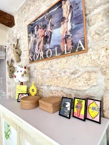 Maisons de vacances a St Remy Petite maison au coeur du village : photos des chambres