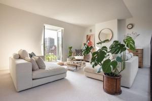 Stunning Soho House style 3 bed apartment with terrace, near Notting Hill and Westfield