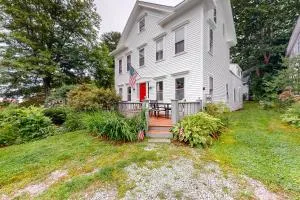 Quarters on Main - Penobscot