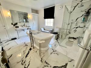 Stunning Regency 5-bedroom Central London House with Large Private Garden