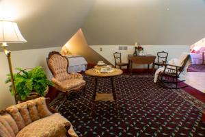 Superior Queen Room room in The Nauvoo Grand Bed & Breakfast