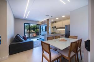 502 Bl 03 - WaldGarten Bombinhas - 50 m do Mar - Condomínio de Alto Padrão - Piscina - Academia - Salão de jogos