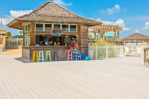 Pelican Beach Resort 1717