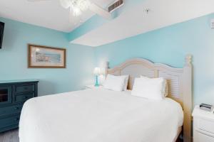 Pelican Beach Resort 1001