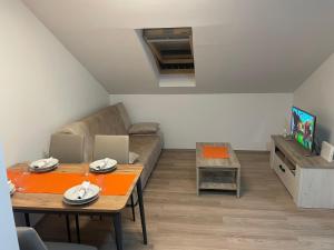 Apartman Jela Srebrno jezero