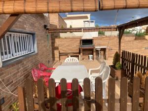 GRANDIOSO CHALET EN CASTELL DE POBLA MONTORNES