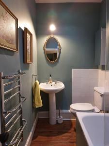 Stunning 5BR Royal Mile Penthouse