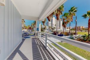 Lazy Seagull Beach House