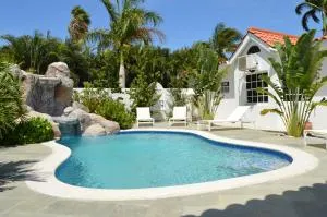 Luxury Villa with Private Pool near Mambo and Cabana beach - 简蒂埃尔