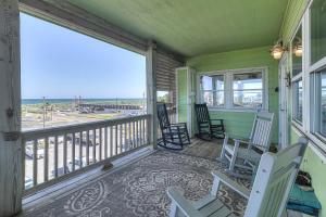 Gulf Breezes Entire Home