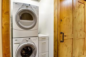 Trailhead Lodge #108