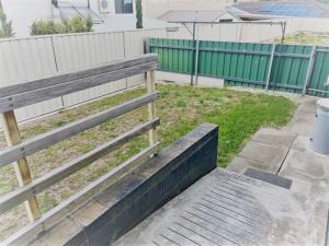 Esperance Little Units 4