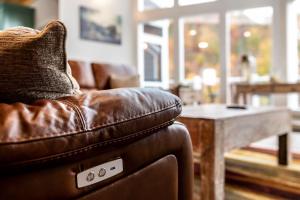 Starline Lodge - New Lux Cabin - Amazing Views, Hot tub, Grill!