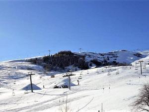 Studio lumineux au centre avec balcon - FR-1-267-274