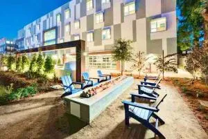 Modern Luxury Condo Fully Furnished in Mountain View, CA - Close to Stanford & Google Pool, Gym and Hot Tub - 山景城