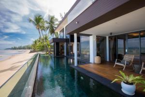 Villa U - 3BR Beachfront Haven