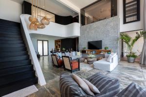 Villa U - 3BR Beachfront Haven