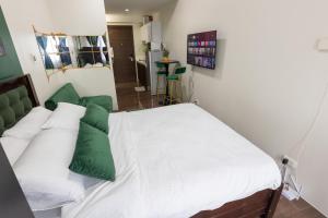 Royal Victorian Studio in Makati