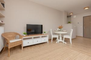 Cozy & Bright Studio Żupnicza by Renters