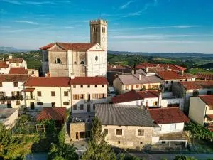 Suites DANICA - 多博沃