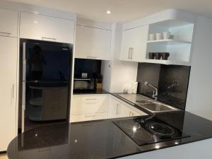 Peaceful retreat at Kalim Bay - pool bar garden