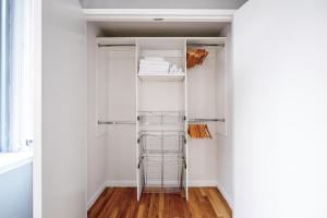 Chelsea 1BR w Roof deck Gym Doorman NYC-122