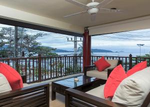 Peaceful retreat at Kalim Bay - pool bar garden