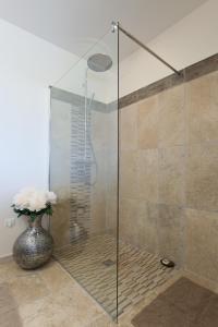 B&B / Chambres d'hotes Mas Lou Caloun - Chambre d'Hote face a la piscine en Camargue - Les Saintes Maries de la Mer : photos des chambres