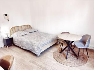 Le Forbin by La Familia