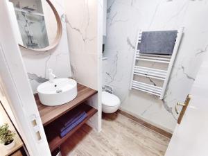 Le Forbin by La Familia