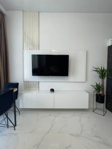 Studio303 by Allegio: Mamaias Seaside Luxury near finest Clubs & Beaches