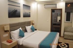 MOYDOM 3 BHK Appartment Opp NFC (Parties allowed)