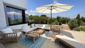 Spacious Villa with Private Pool in Serene Countryside