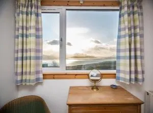 Pet Friendly 3BR Scenic Family Haven with Fibre WiFi - Invernaver
