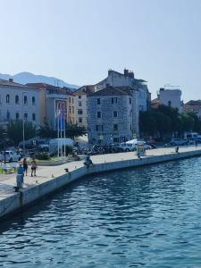 PORT on riva with parking and sea view
