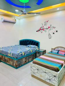 Smart Stays - MMMUT College - GKP Airport