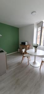 Appartements Agreable studio : photos des chambres