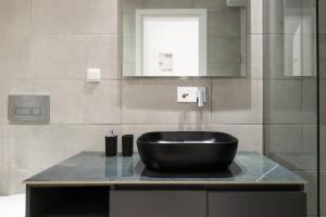 Academy Elegant Apartment #201