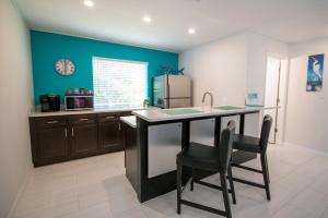 Tropical and Tranquil Bradenton Hideaway