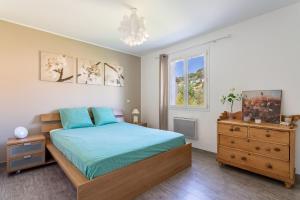 Bright pearl with garden near the sea