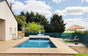 Maisons de vacances Nice Home In Canihuel With Outdoor Swimming Pool, Heated Swimming Pool And 2 Bedrooms : Maison de Vacances 2 Chambres