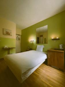 Hotels Hostellerie Du Lys : Chambre Simple