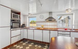 Stunning Home In Ulfborg With Wifi