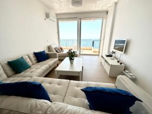 K&T Seaside Deluxe TwoBedroom Apartment